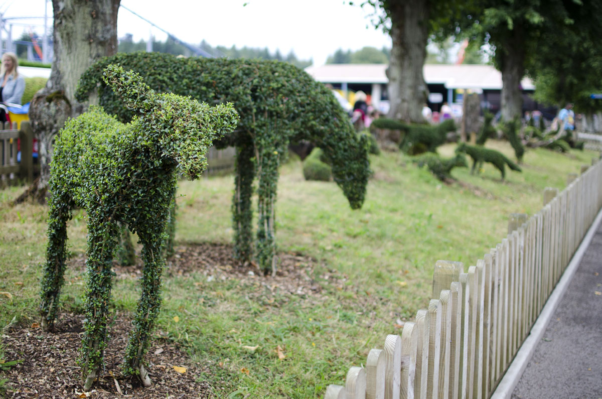 Topiary animals Bespoke topiary plant sculptures